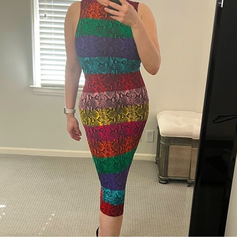 ALICE + OLIVIA Delora Rainbow Snake Print Stretch Midi Dress - NWOT - Picture 3 of 7